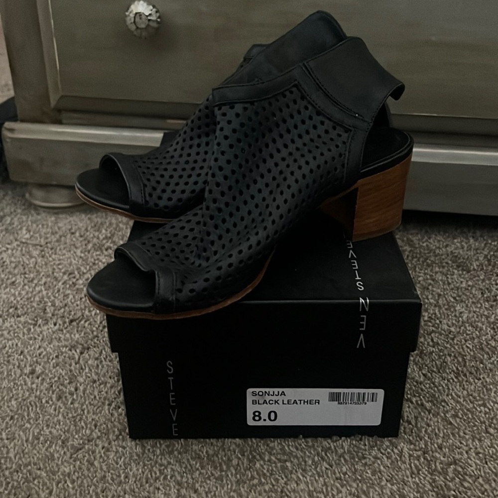 STEVE by Steve Madden Brand New in Box Sonjja Black Leather